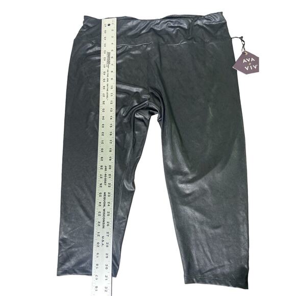 Ava & Viv Black Faux Leather High Waist Capri Leggings Plus Sz 2X (20W-22W) NWT - Picture 10 of 11